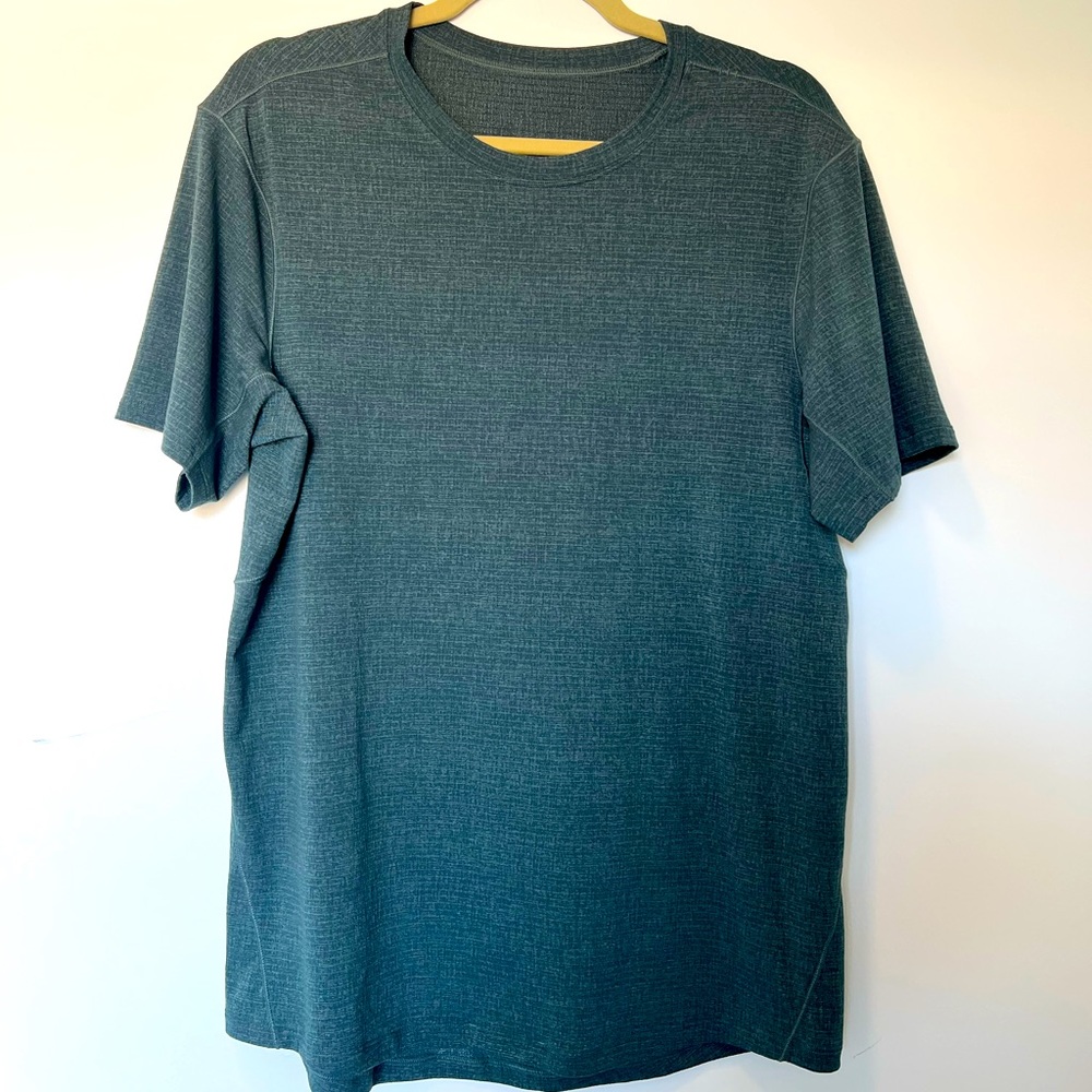Men’s lulu lemon shirt